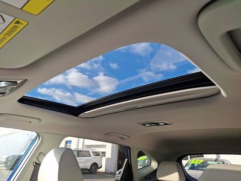 Certified 2023 Kia Seltos EX image 14