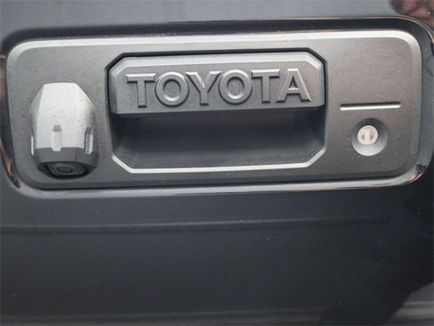 Used 2021 Toyota Tacoma SR w/ SR Convenience Package image 12