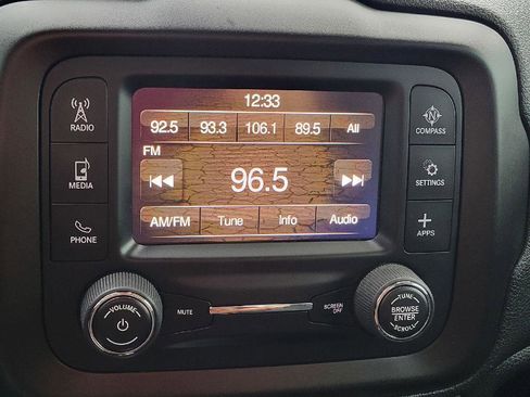 Used 2019 Jeep Renegade Sport image 18