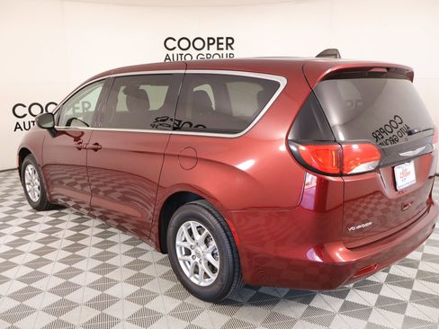 Used 2023 Chrysler Voyager LX image 22