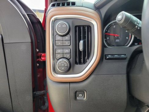 Used 2023 Chevrolet Silverado 2500 High Country w/ Technology Package image 18