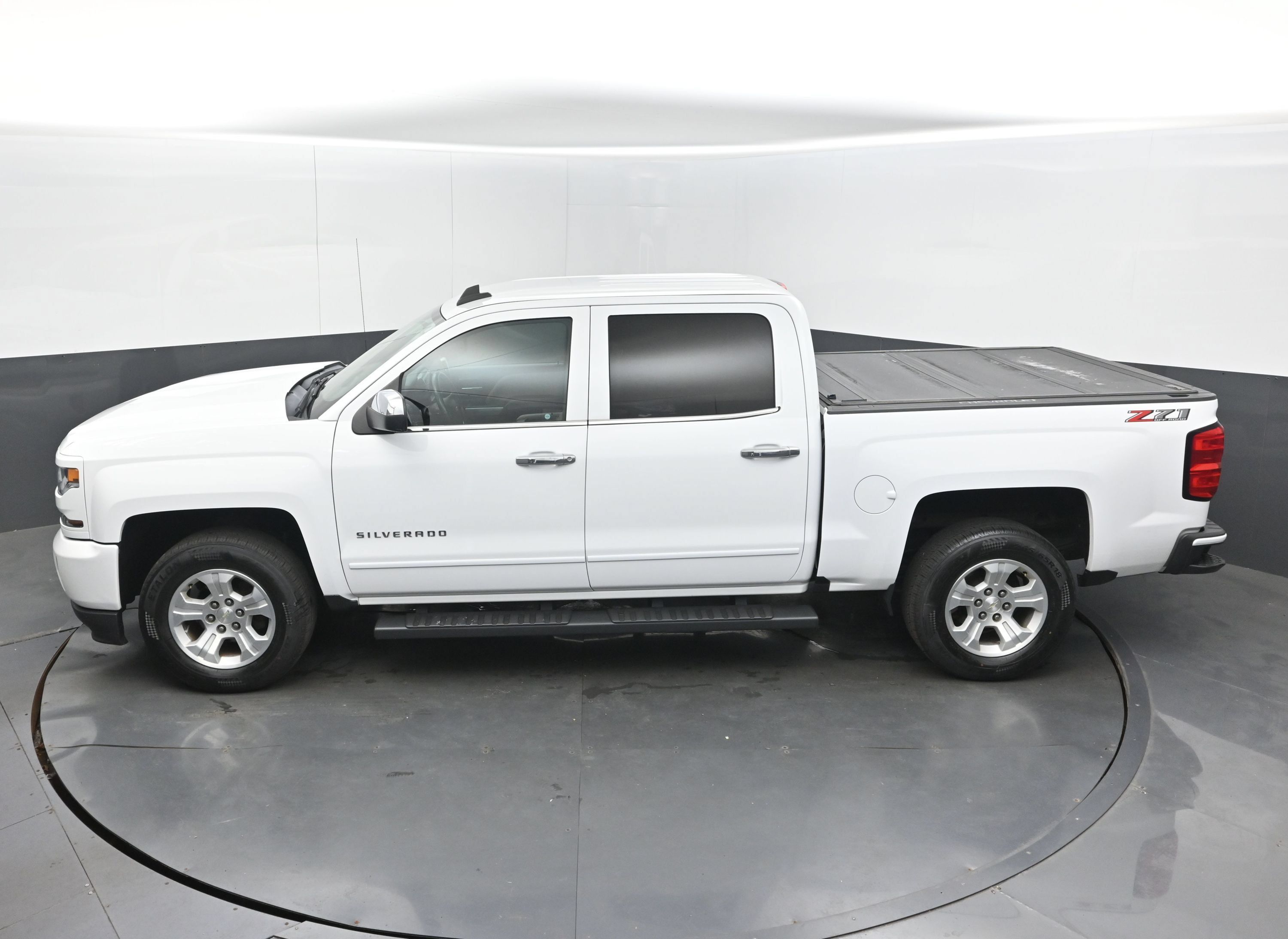 Used 2018 Chevrolet Silverado 1500 LT w/ All Star Edition AWD/4WD image 29