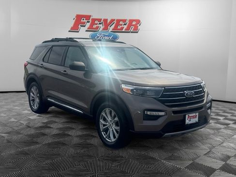 Certified 2021 Ford Explorer XLT w/ Equipment Group 202A AWD/4WD image 7