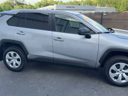 Used 2024 Toyota RAV4 LE FWD image 17