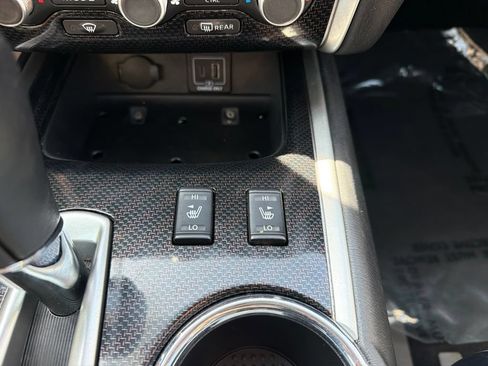 Used 2019 Nissan Pathfinder SL FWD image 19