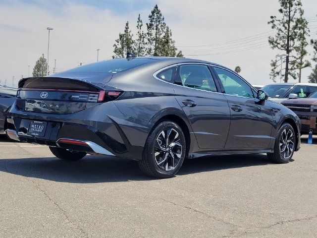 Used 2024 Hyundai Sonata SEL FWD image 4