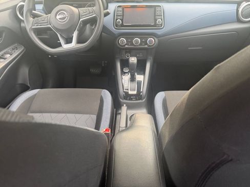 Used 2025 Nissan Versa SV FWD image 39
