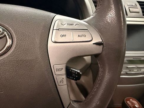 Used 2011 Toyota Camry XLE w/ SE/XLE Extra-Value Pkg FWD image 20