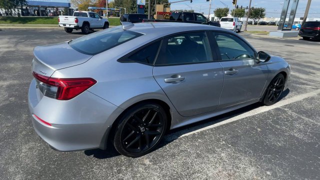 Used 2023 Honda Civic Sport image 2