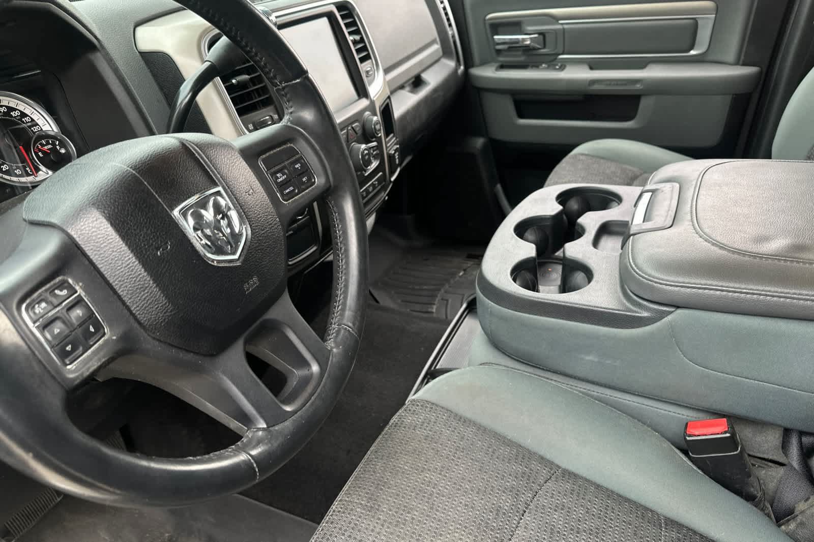 Used 2014 RAM 2500 SLT w/ Luxury Group AWD/4WD image 14