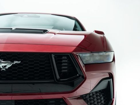 Used 2025 Ford Mustang GT Premium RWD image 7