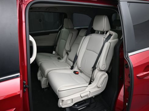 Used 2025 Honda Odyssey Touring image 24