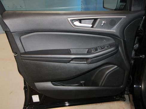 Used 2024 Ford Edge SEL image 5