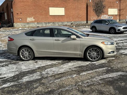 Used 2015 Ford Fusion SE w/ Equipment Group 202A image 9