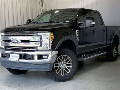 Used 2018 Ford F250 Lariat w/ Lariat Value Package AWD/4WD image 2