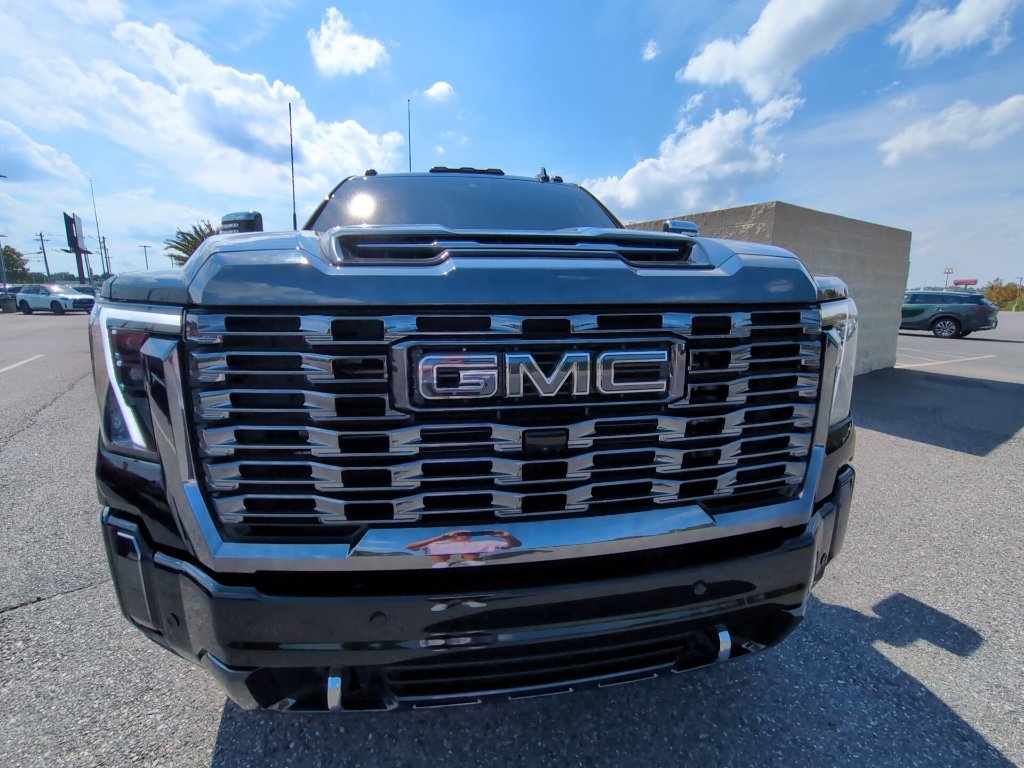Used 2024 GMC Sierra 2500 Denali Ultimate AWD/4WD image 2