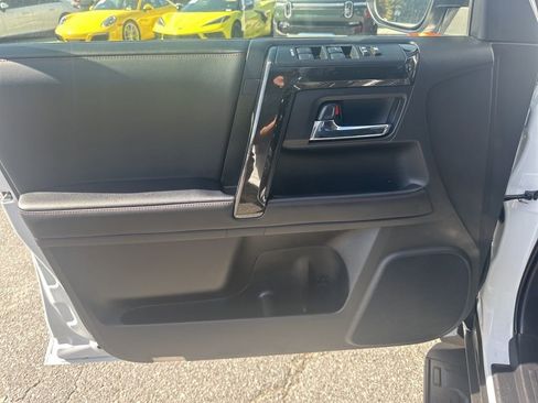 Used 2024 Toyota 4Runner TRD Off-Road Premium image 25