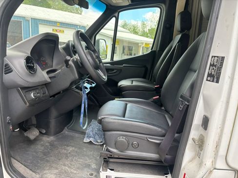 Used 2019 Mercedes-Benz Sprinter 170 image 30