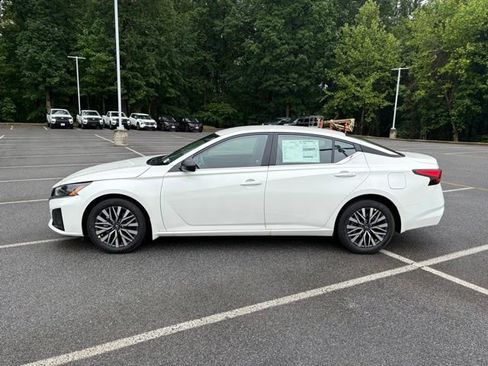New 2026 Nissan Altima 2.5 SV FWD image 4