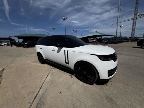 Certified 2025 Land Rover Range Rover Long Wheelbase SE AWD/4WD image 11