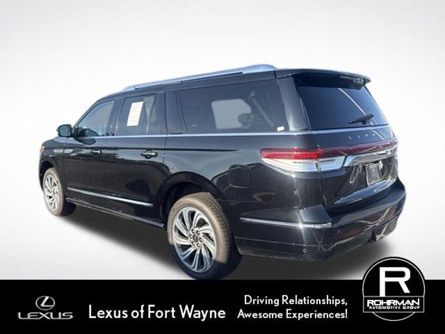 Used 2023 Lincoln Navigator L Reserve AWD/4WD image 8