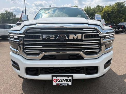 Used 2026 RAM 2500 Laramie AWD/4WD image 9