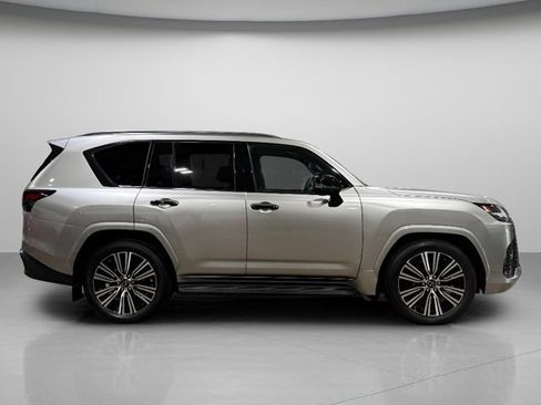 Used 2024 Lexus LX 600 4WD w/ Appearance Package image 4