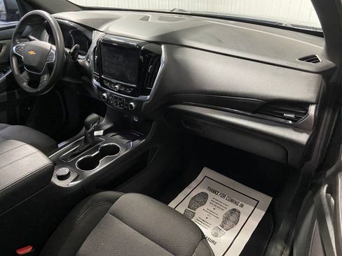 Used 2022 Chevrolet Traverse LT image 7