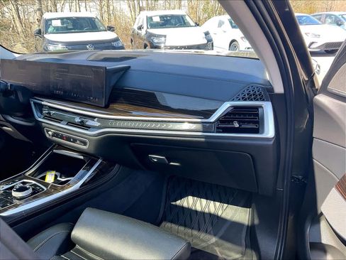 Used 2024 BMW X7 xDrive40i w/ Executive Package image 13