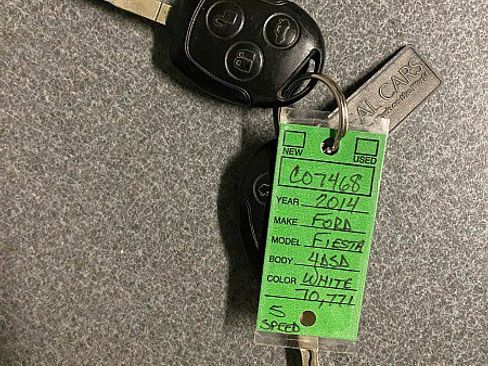 Used 2014 Ford Fiesta SE image 28