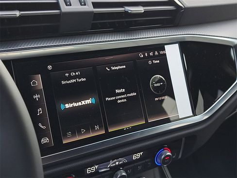 New 2025 Audi Q3 2.0T Premium image 12