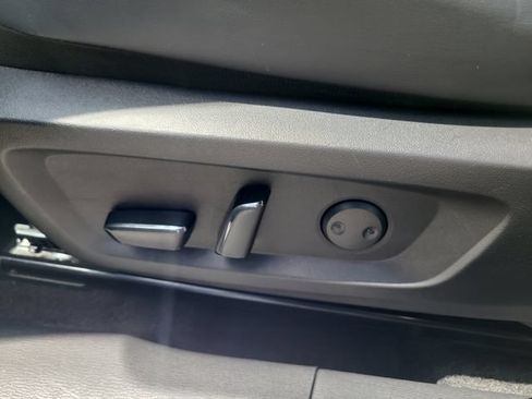 Used 2025 Mitsubishi Outlander SE FWD image 22