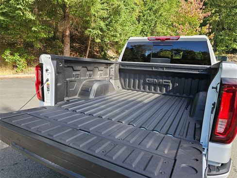 New 2026 GMC Sierra 1500 AT4 w/ AT4 Premium Package image 16