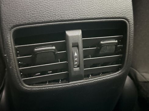 Used 2025 Toyota Corolla Cross LE image 26