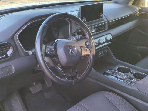 Used 2023 Honda Pilot Sport image 9
