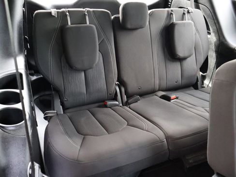 Used 2019 Chrysler Pacifica Touring Plus w/ S Appearance Package FWD image 17