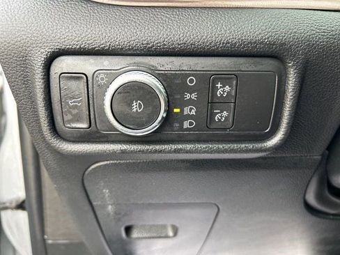 Used 2020 Ford Explorer Limited image 19