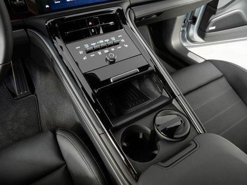 New 2026 Porsche Panamera image 18