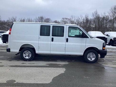 New 2025 Chevrolet Express 2500 image 8