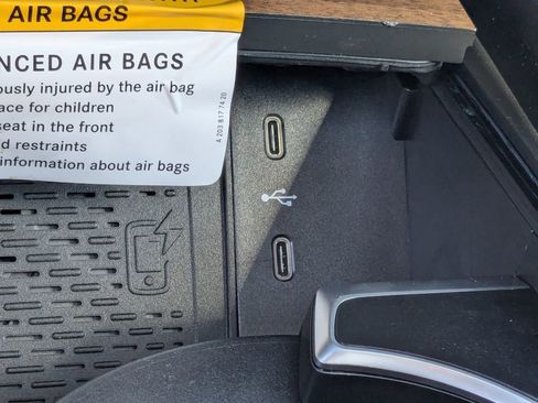 Used 2025 Mercedes-Benz GLS 450 4MATIC image 8