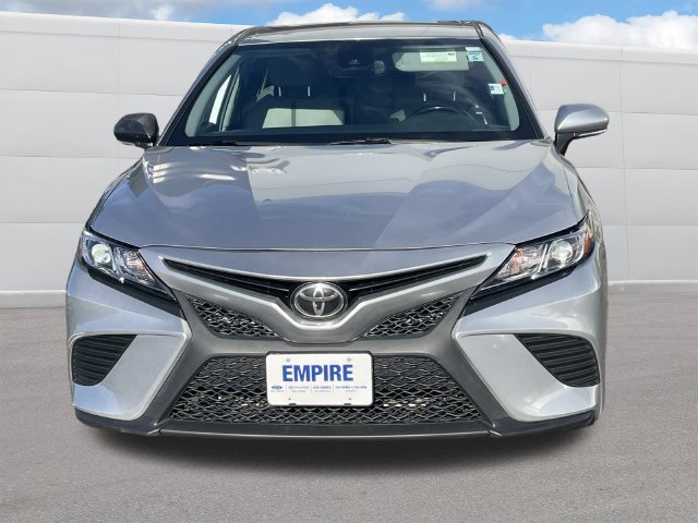 Used 2020 Toyota Camry SE w/ Convenience Package FWD image 9