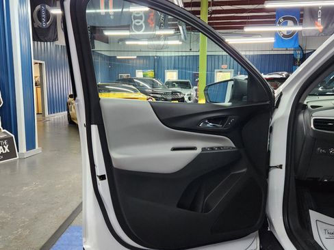 Used 2019 Chevrolet Equinox LS image 6