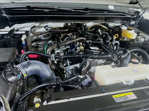 Used 2025 Toyota Tacoma SR image 32