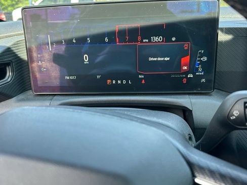 Used 2024 Ford Mustang Convertible RWD image 11