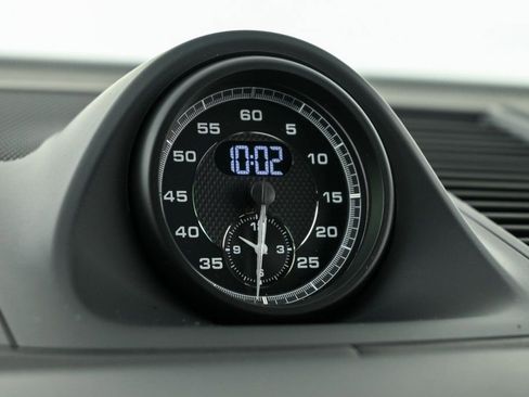 Used 2026 Porsche Macan AWD/4WD image 17