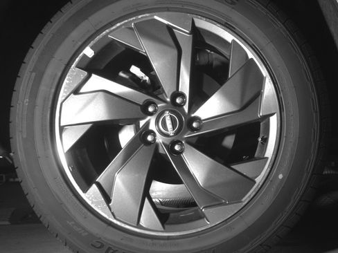 Used 2025 Nissan Rogue SV image 15