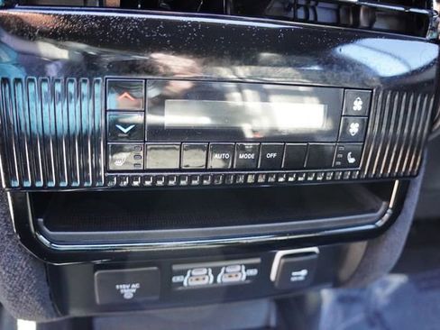 Used 2023 Jeep Wagoneer Series II AWD/4WD image 21