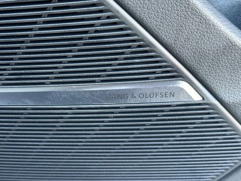 Used 2025 Audi Q8 Premium Plus w/ Premium Plus Package image 23