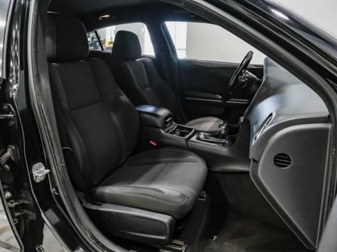 Used 2017 Dodge Charger R/T RWD image 34