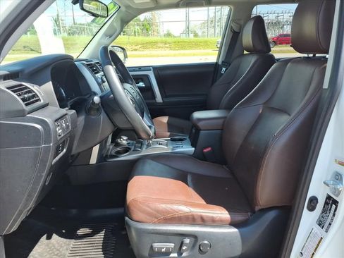 Used 2017 Toyota 4Runner Limited AWD/4WD image 15